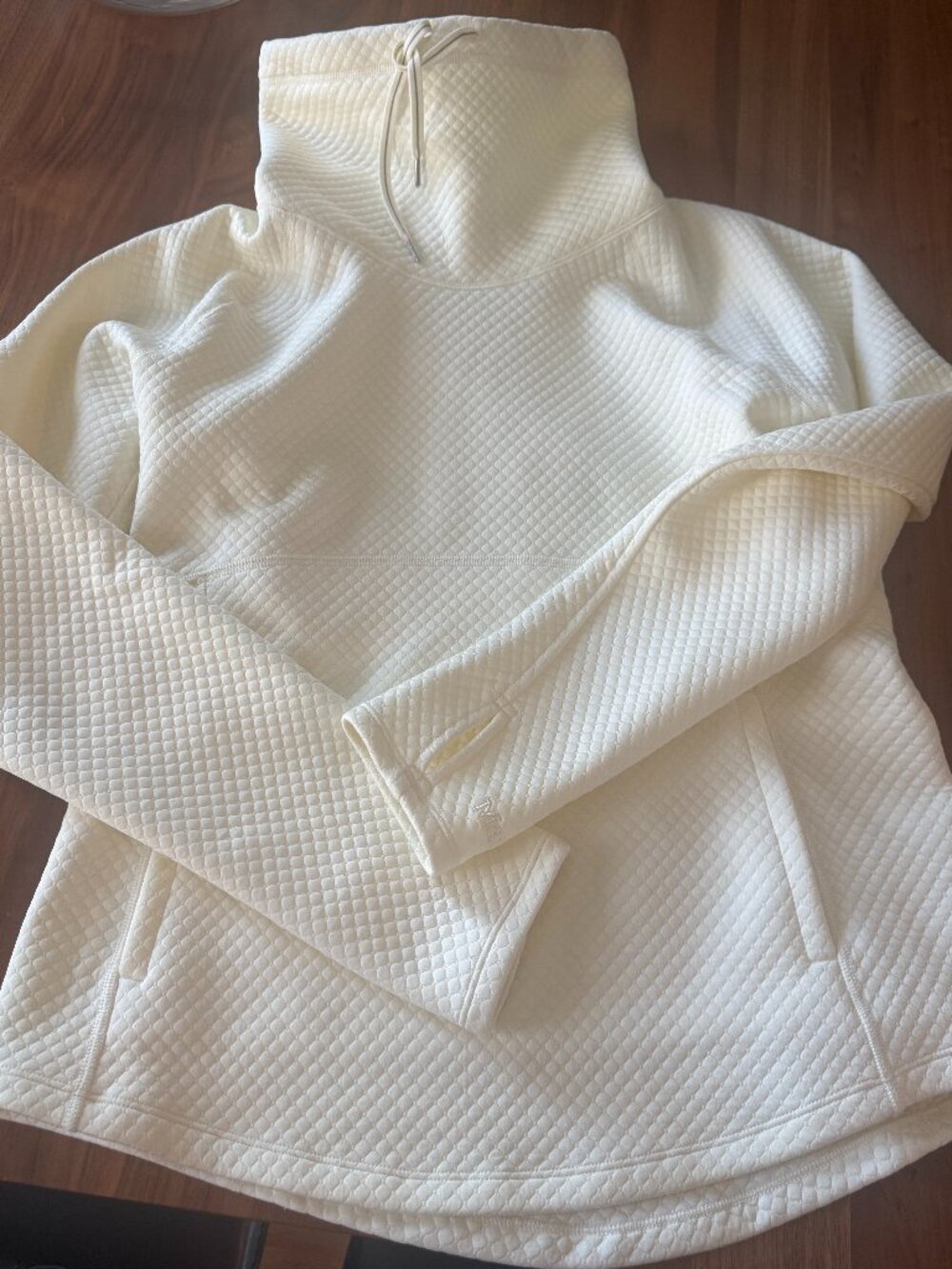 Marmot Annie Quilted Cowl Neck Sweater. Women's Size M. Off-White/Cream